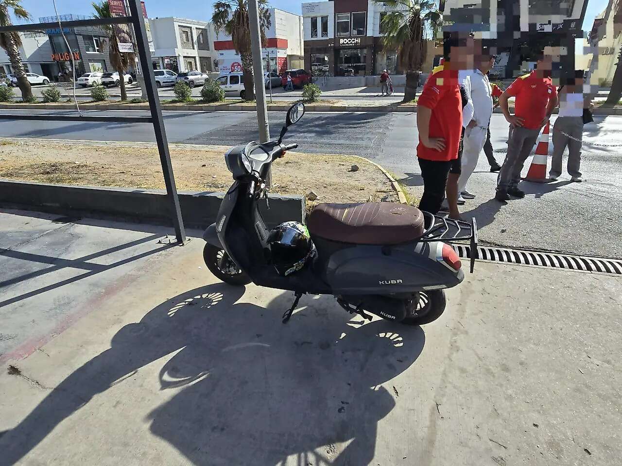 Muğla'da Yaralanan Motosiklet Sürücüsüne İlk Müdahaleyi Vatandaşlar Yaptı 2
